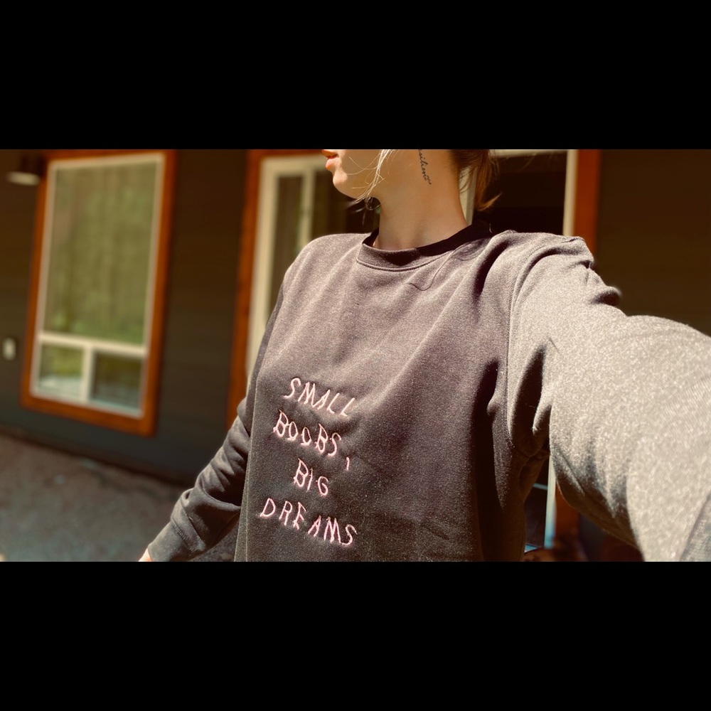 Cute sweatshirt!